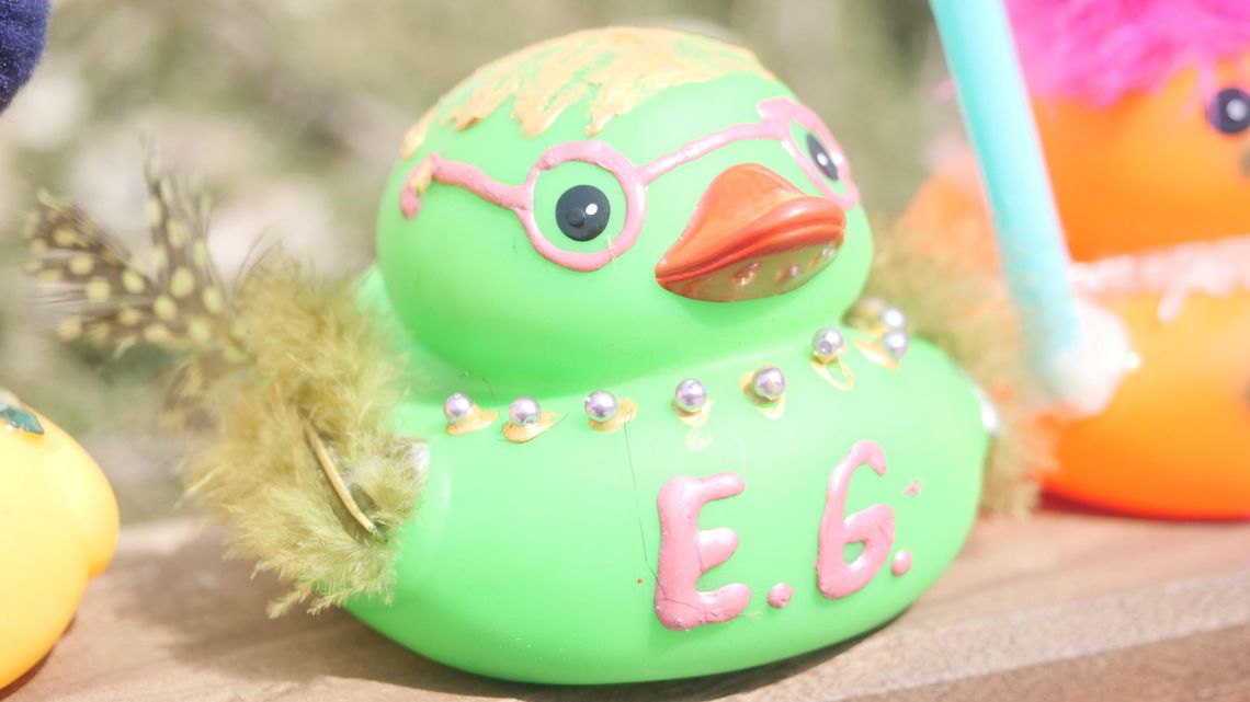 Różnokolorowe gumowe zabawki po raz szósty staną na starcie Wyścigu Kaczek Różnokolorowe gumowe zabawki po raz szósty staną na starcie Wyścigu Kaczek