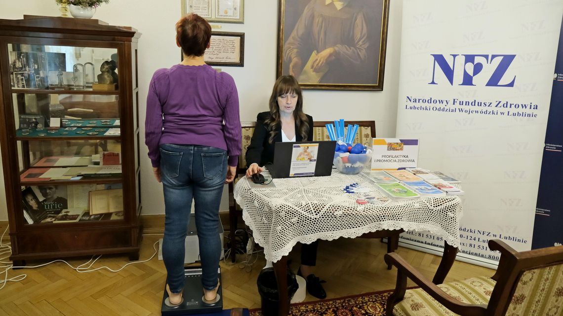 Różowy październik z NFZ. Bezpłatne badania i konsultacje w Lublinie
