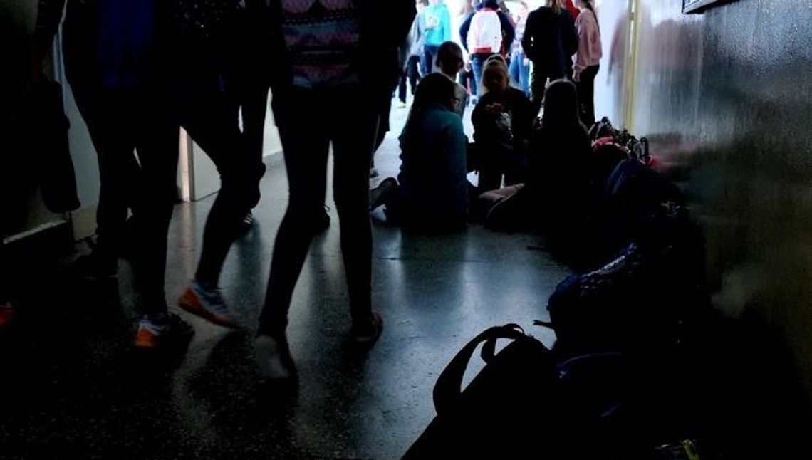 Rozpylił gaz w klasie. Potrzebna była karetka pogotowia, 28 osób poszkodowanych