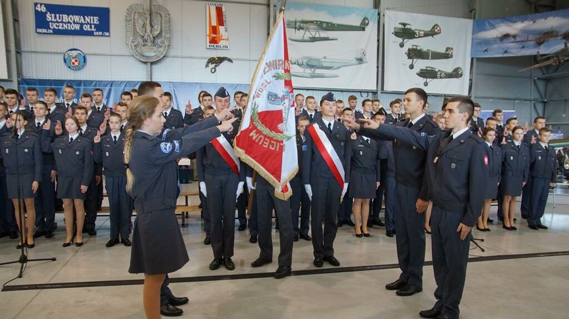 RPO działa w sprawie dziewcząt, które chcą zostać pilotami. Kontrowersje to „patologie w obrębie organu rodnego”