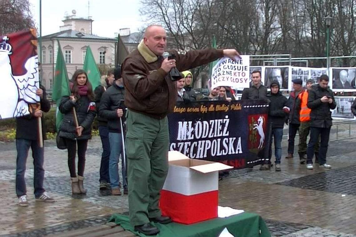 Ruch Narodowy chce likwidacji progu wyborczego. Manifestacja na pl. Litewskim Ruch Narodowy chce likwidacji progu wyborczego. Manifestacja na pl. Litewskim