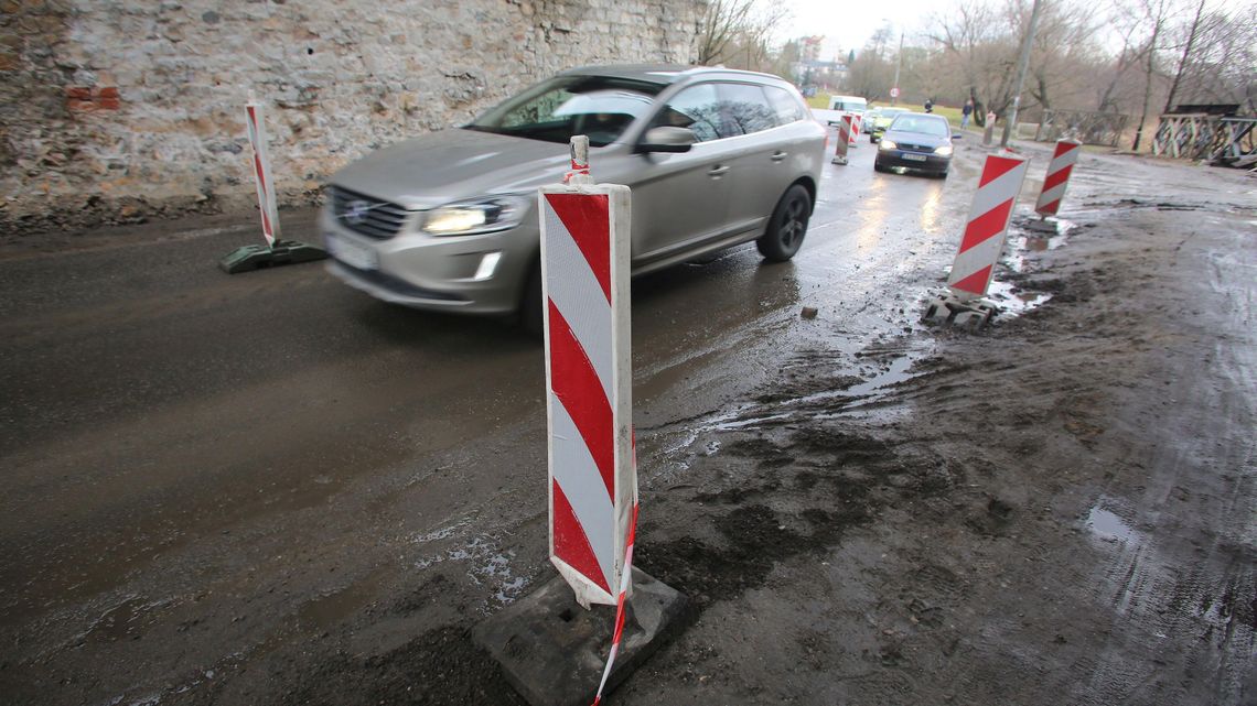 Ruch wahadłowy korkuje ulicę Janowską i Nadbystrzycką w Lublinie. Problemy aż do wiosny