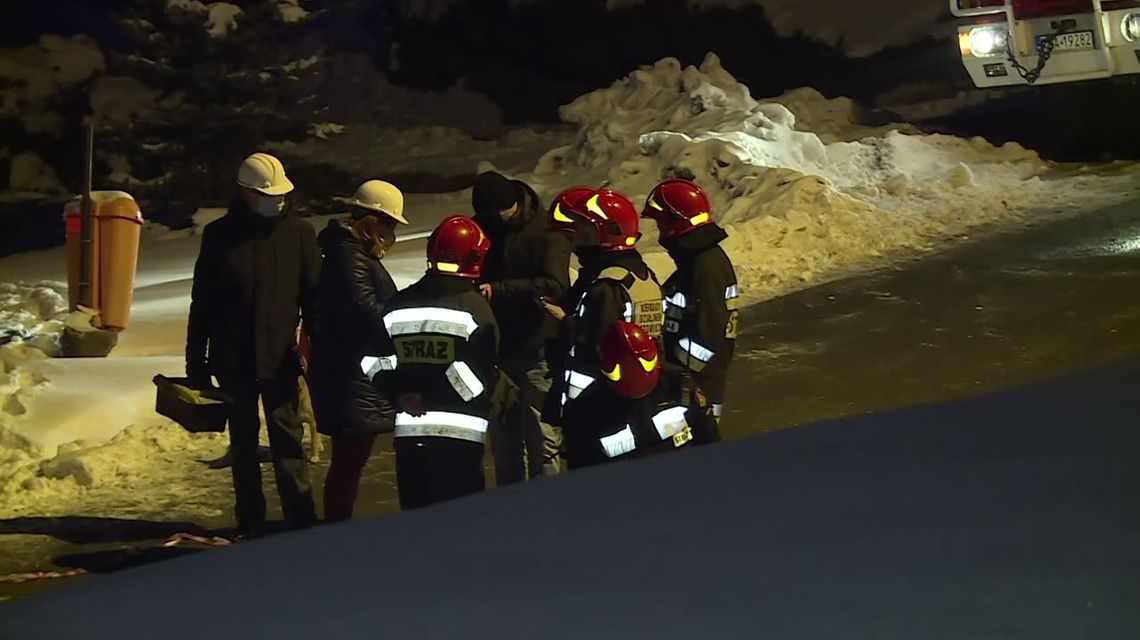 Runął dach sali gimnastycznej w Żurowej pod Tarnowem. Dwaj pracownicy budowlani ciężko ranni