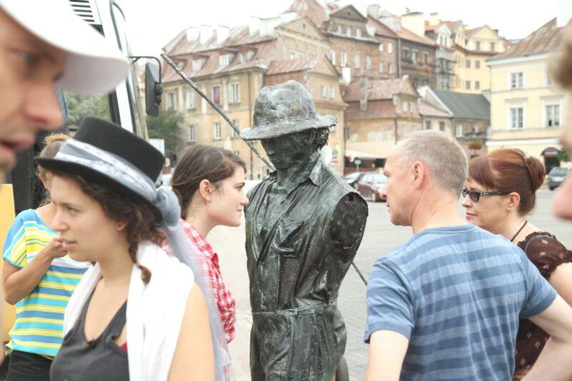 Rusza Festiwal \"Śladami Singera”. Artyści wyruszyli z Lublina (zdjęcia) Rusza Festiwal \"Śladami Singera”. Artyści wyruszyli z Lublina (zdjęcia)