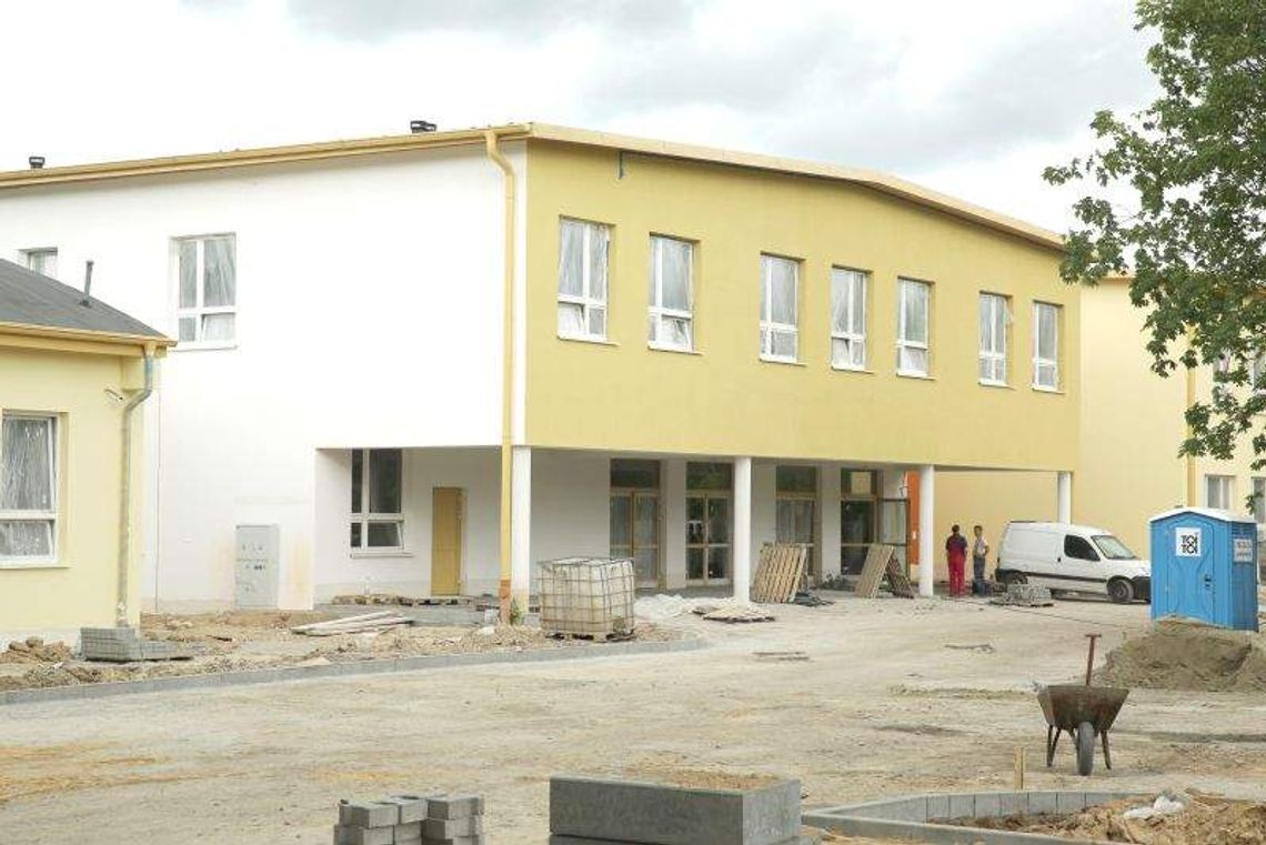 Rusza nowa szkoła w Lublinie. Będą krzesła i ławki, co z pozostałym sprzętem? Rusza nowa szkoła w Lublinie. Będą krzesła i ławki, co z pozostałym sprzętem?