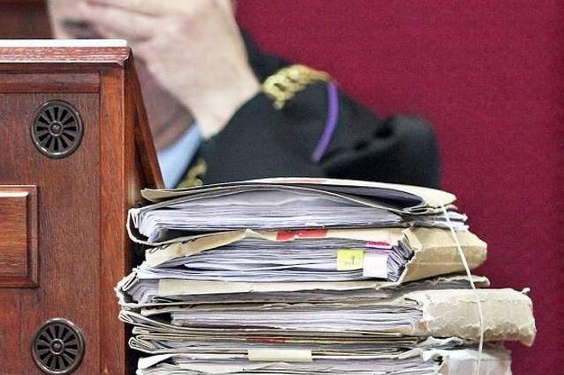 Rusza proces za skatowanie sąsiada. Kazali mu kopać grób