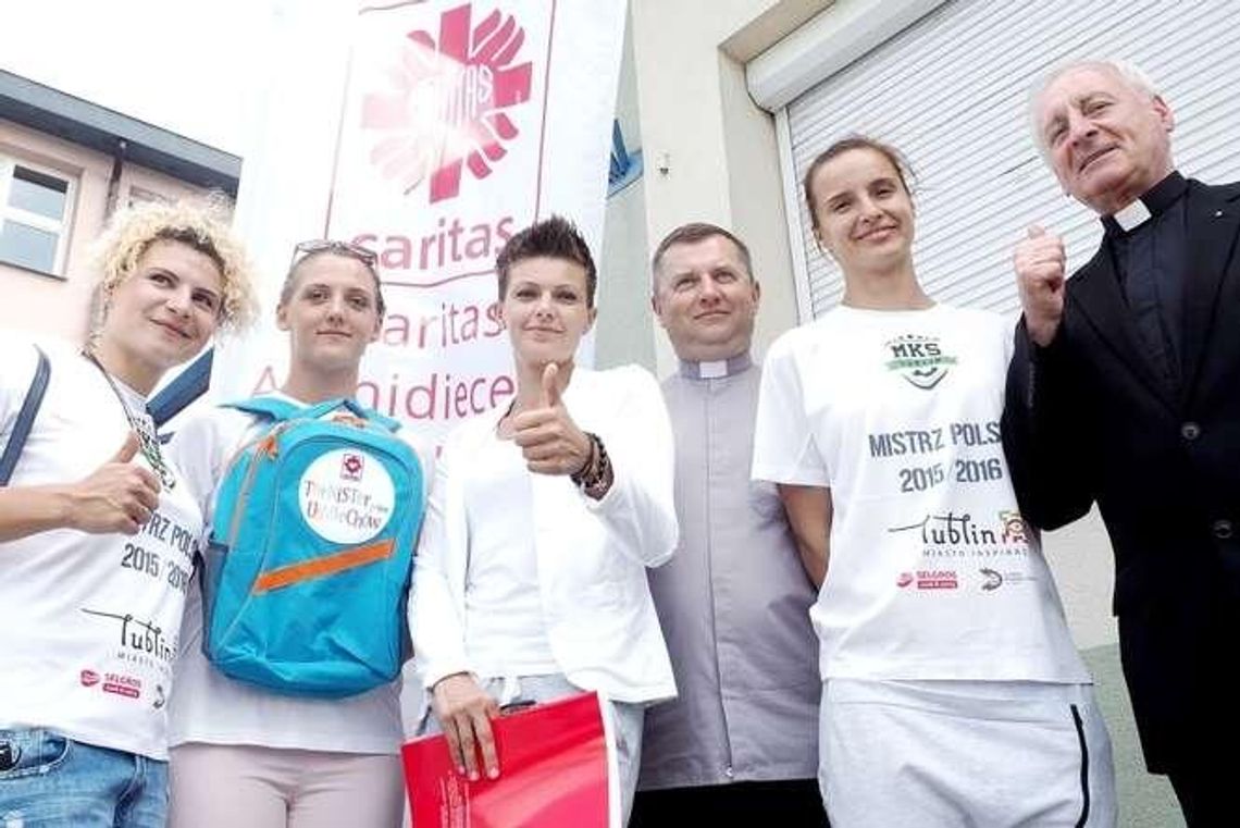 Ruszyła akcja "Tornister pełen uśmiechów". Wyślij SMS 72052