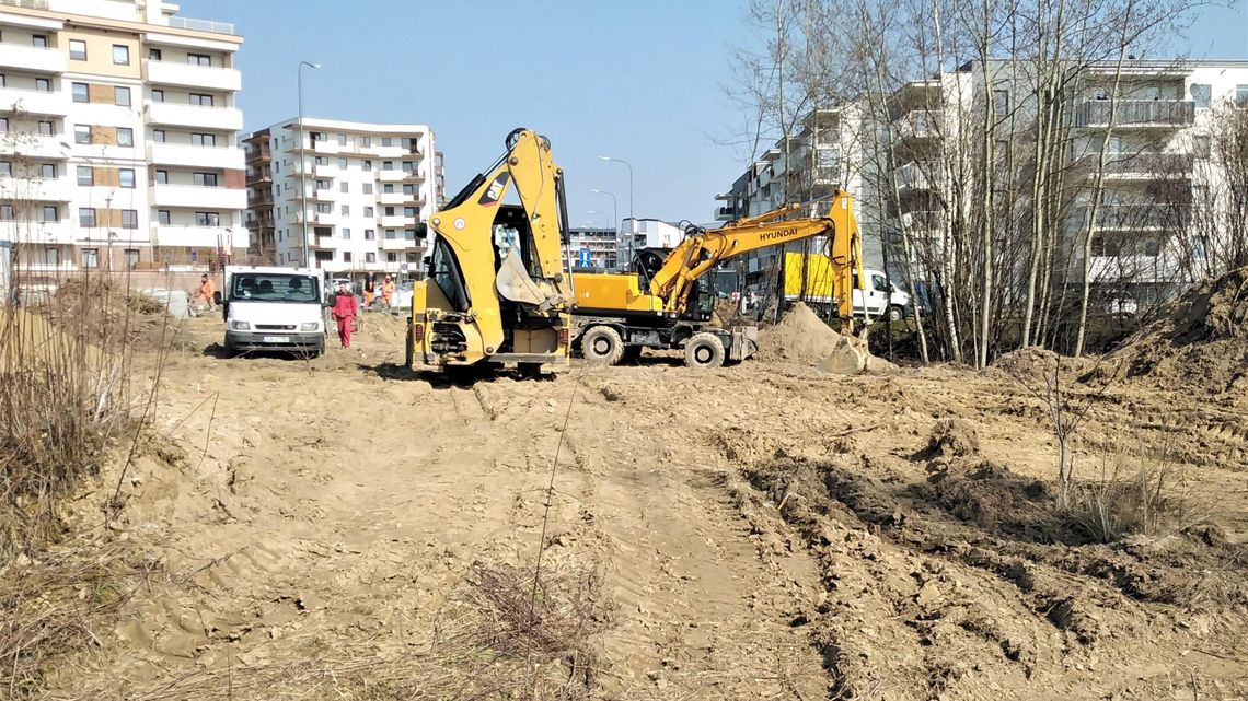 Ruszyła budowa drogi dojazdowej do szkoły przy ul. Berylowej Ruszyła budowa drogi dojazdowej do szkoły przy ul. Berylowej