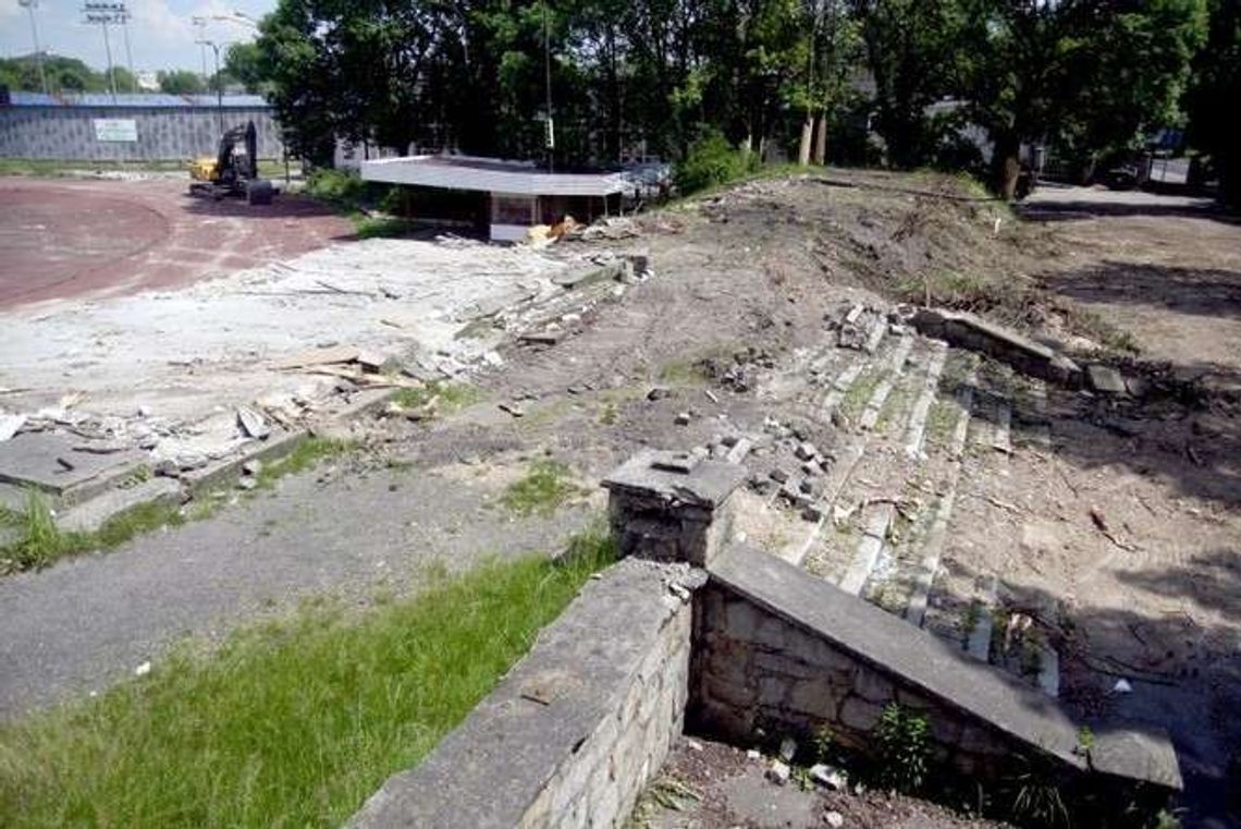 Ruszyła przebudowa stadionu przy al. Piłsudskiego Ruszyła przebudowa stadionu przy al. Piłsudskiego