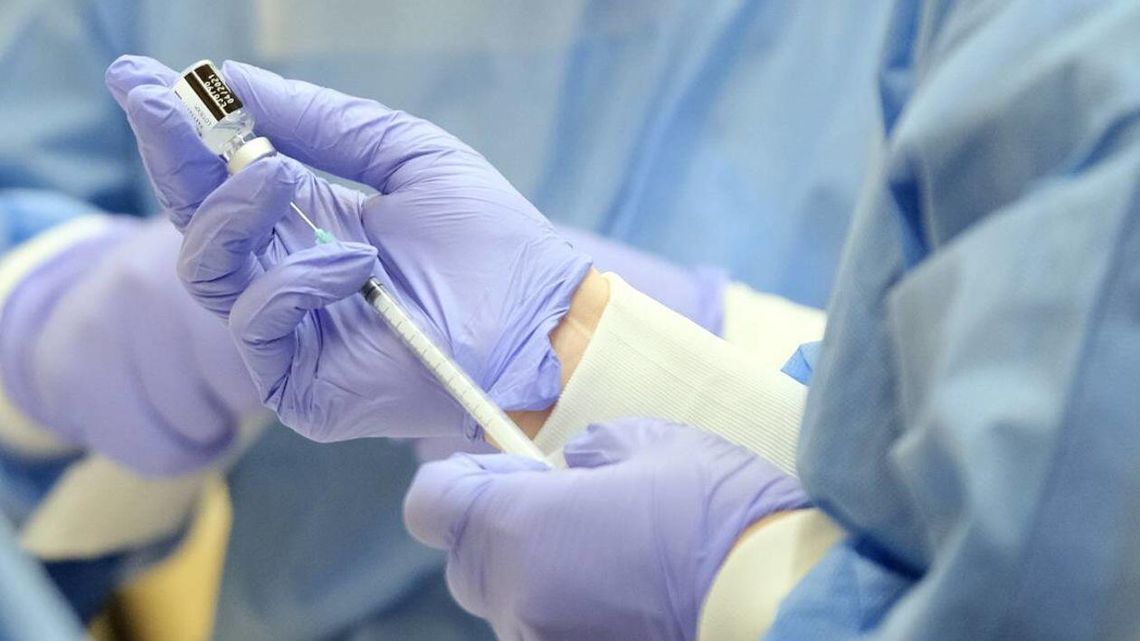 Ruszyła rejestracja na szczepienia dla osób z grupy 70 plus za pośrednictwem SMS-a