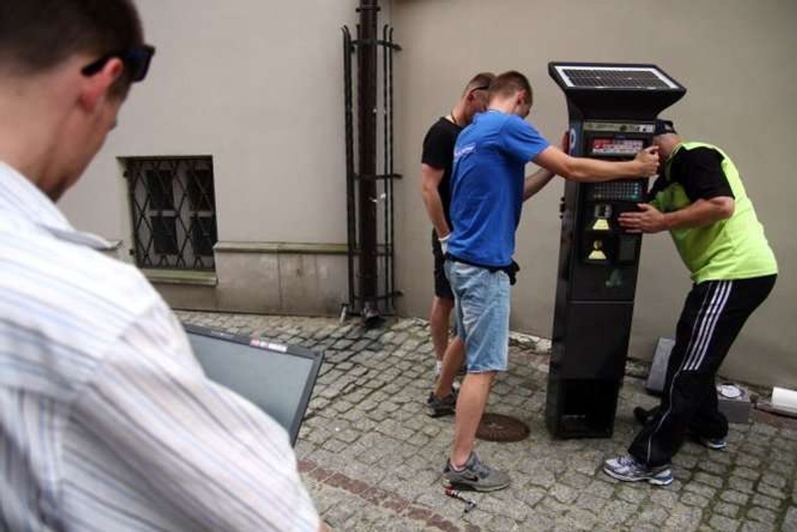 Ruszyła wymiana parkomatów w Lublinie. Będzie można płacić kartą, ale od 1 lipca