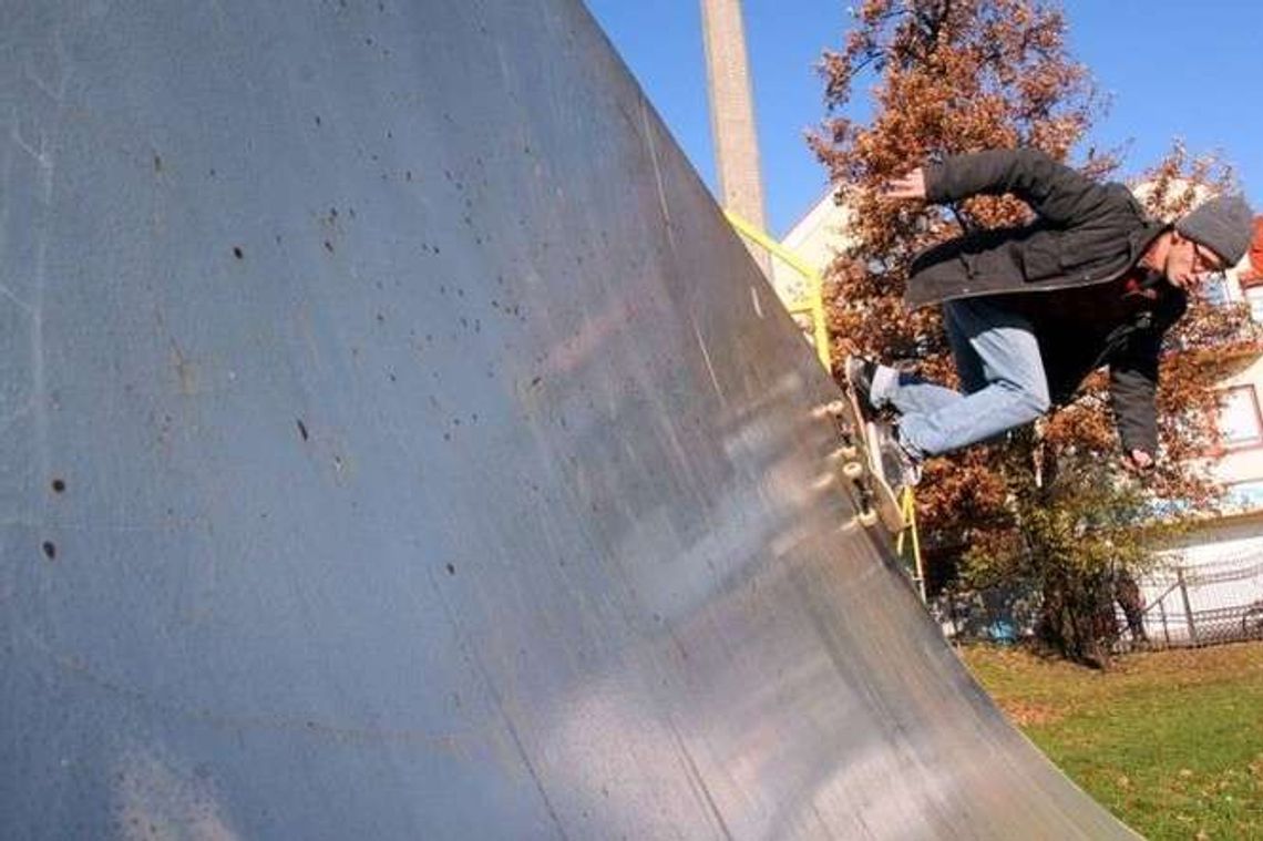 Ruszyły wakacyjne remonty w Świdniku. Skatepark będzie oświetlony