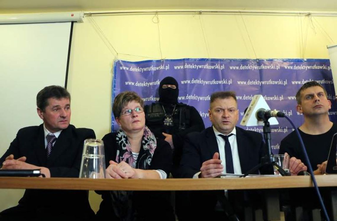 Rutkowski wyjaśnia śmierć 15-latki. "Ktoś wykasował dane z jej komputera" (wideo)