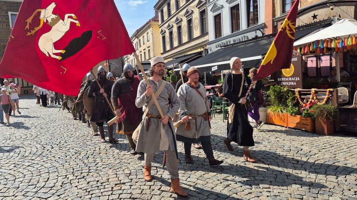 Rycerze, rzemieślnicy i muzyka dawna – ruszył Weekend z Archeologią