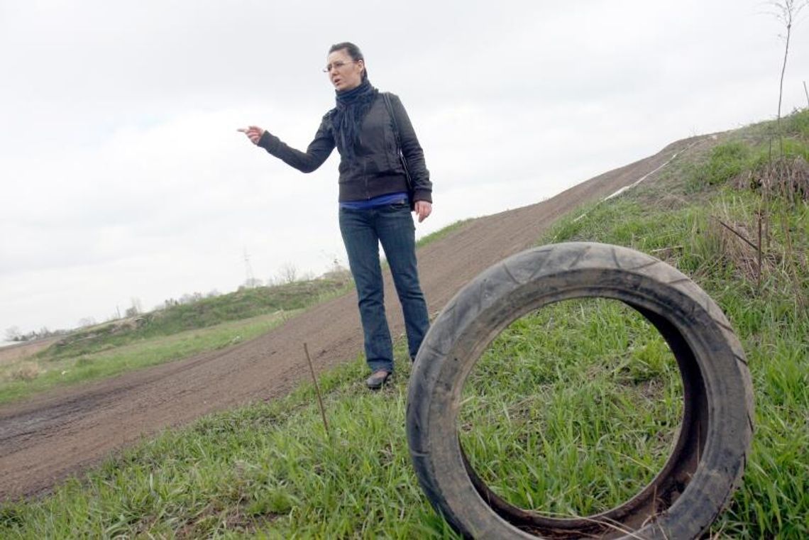 Ryczące quady i motocykle na torze. Tuż  za oknem