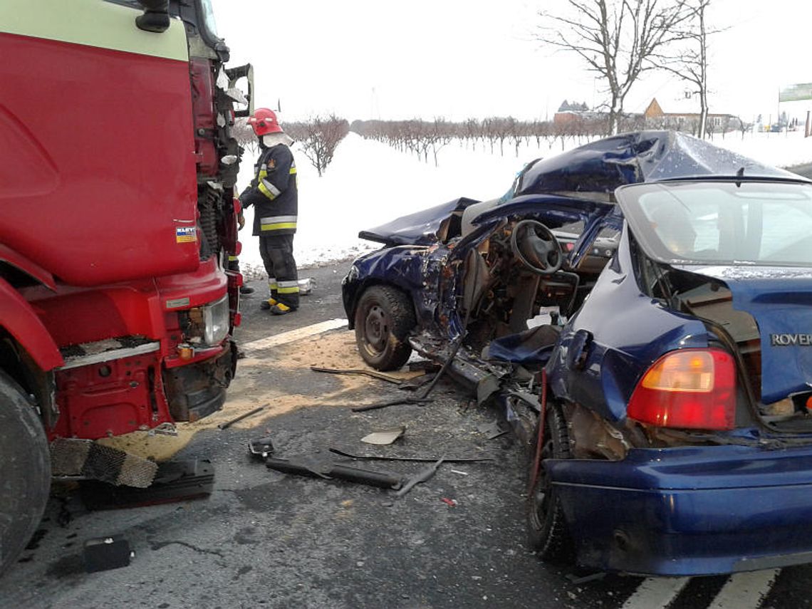 Ryki: Dwie osoby zginęły w wypadku na drodze krajowej nr 17 (zdjęcia) Ryki: Dwie osoby zginęły w wypadku na drodze krajowej nr 17 (zdjęcia)