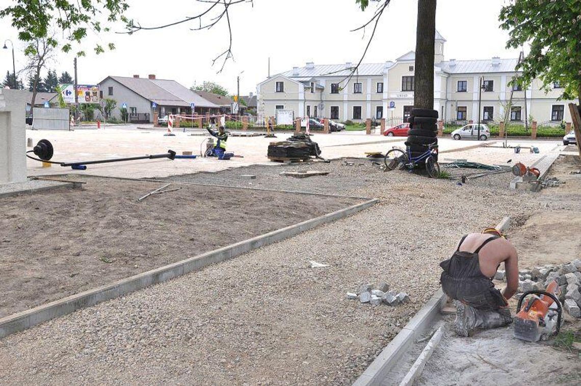 Rynek w Łęcznej nabiera kształtów