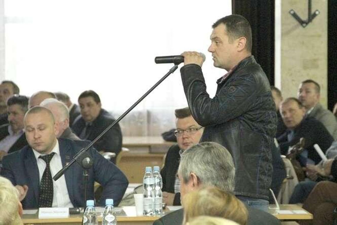 "Rynek zaleje mięso z Danii i Holandii". Rolnicy protestują, radni apelują "Rynek zaleje mięso z Danii i Holandii". Rolnicy protestują, radni apelują