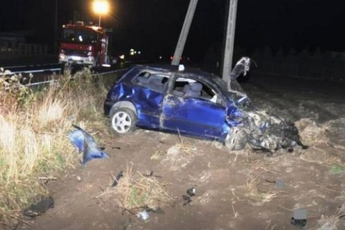 Ryżki: Fiat dachował. Zginęła 22-latka