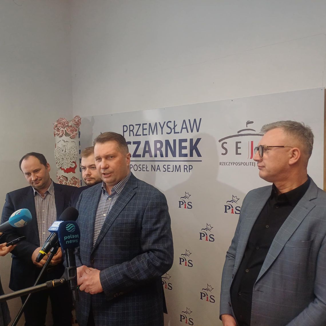 Rząd kłamie w sprawie bazy w Poniatowej? Czarnek: Nie ma dowodów, że znaleziono tam ludzkie szczątki