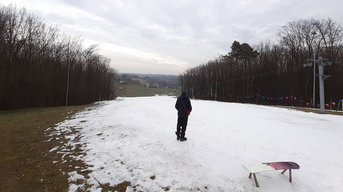 Rząd rozważa zamknięcie stoków i hoteli na Sylwestra i ferie Rząd rozważa zamknięcie stoków i hoteli na Sylwestra i ferie