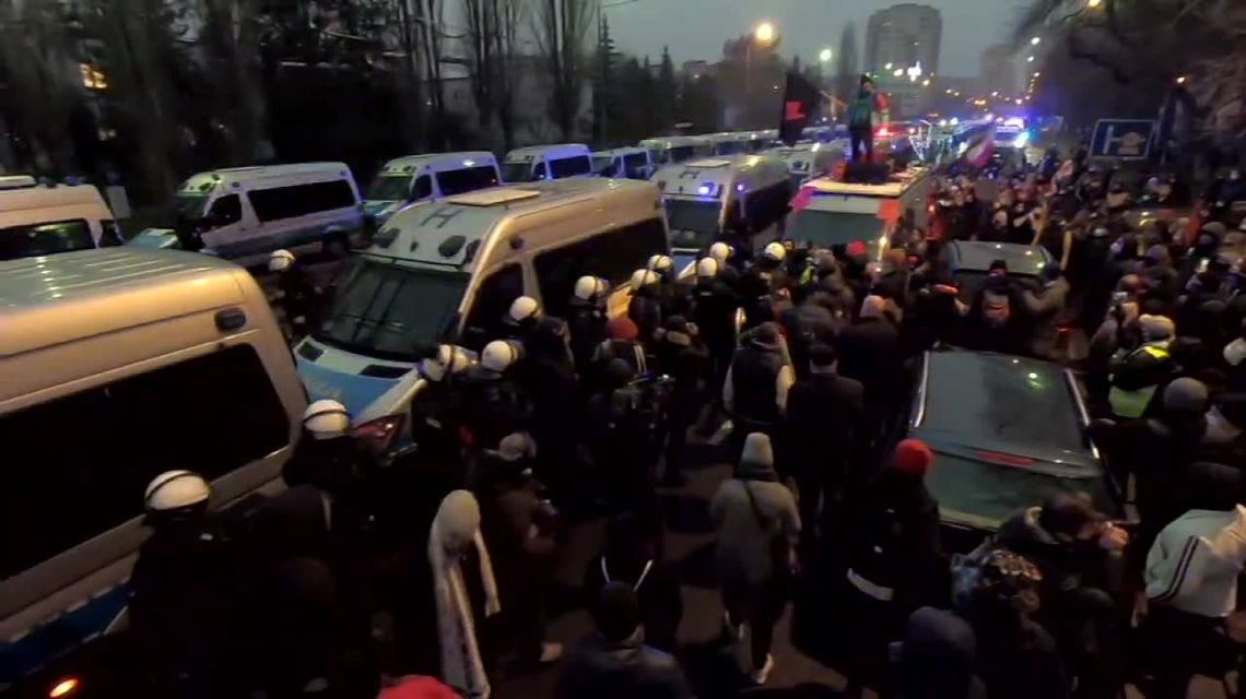 Rzecznik stołecznej policji po niedzielnych protestach w Warszawie: Policji nigdy nie jest za dużo Rzecznik stołecznej policji po niedzielnych protestach w Warszawie: Policji nigdy nie jest za dużo