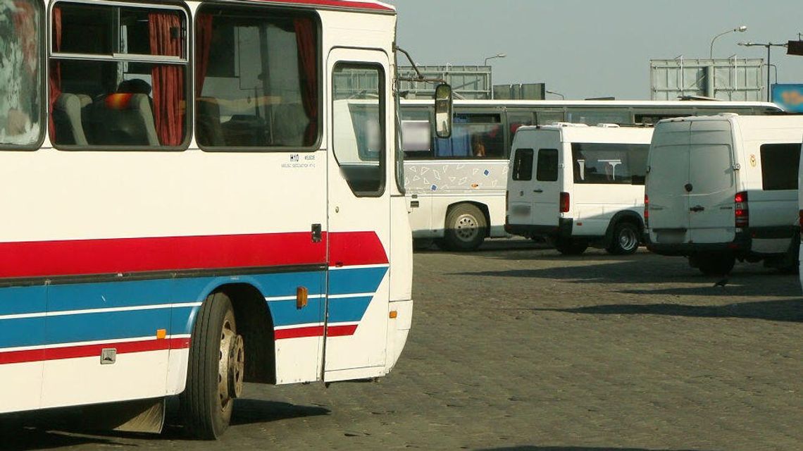 "Rzeczywistość obnażyła populizm tej ustawy". Radny pyta gdzie są te tłumy pasażerów