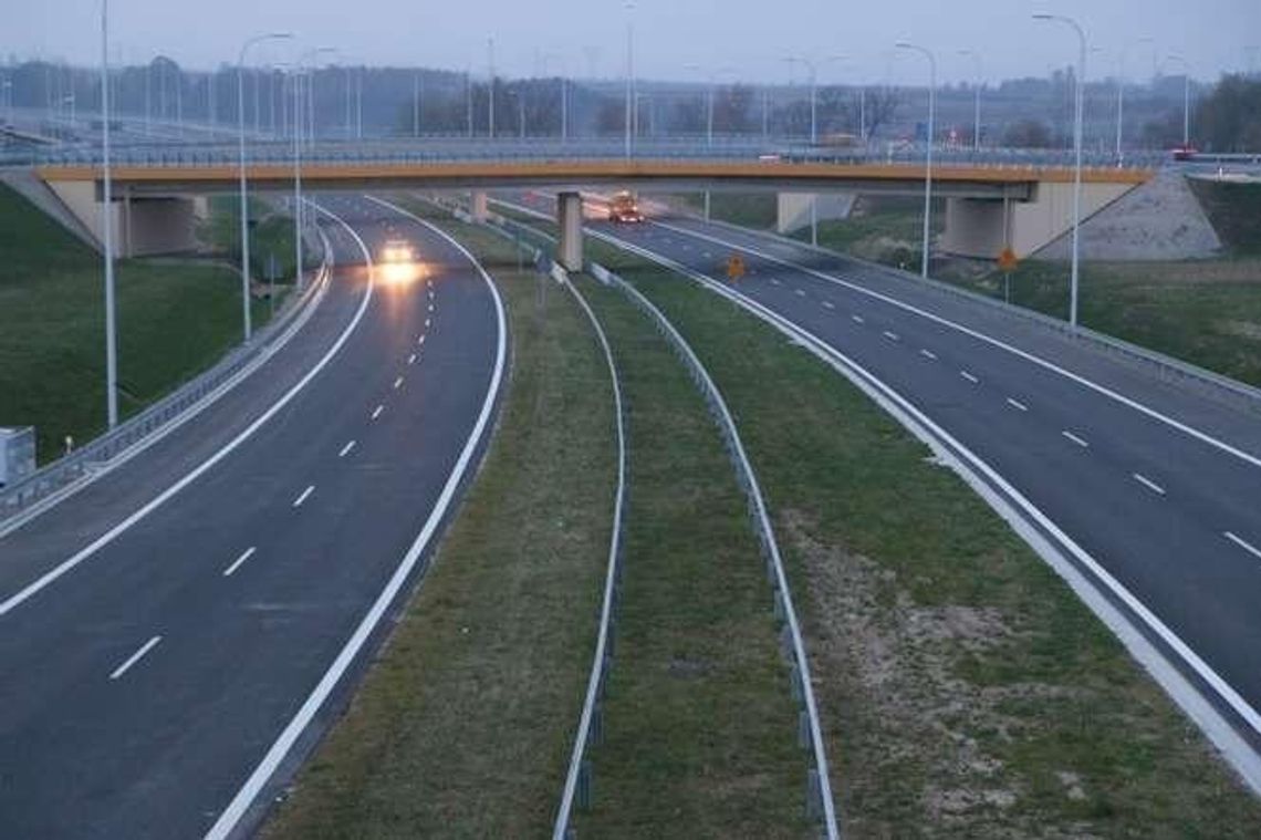 S17: Ciemność, widzę ciemność. Kiedy wróci oświetlenie na ekspresówce? S17: Ciemność, widzę ciemność. Kiedy wróci oświetlenie na ekspresówce?