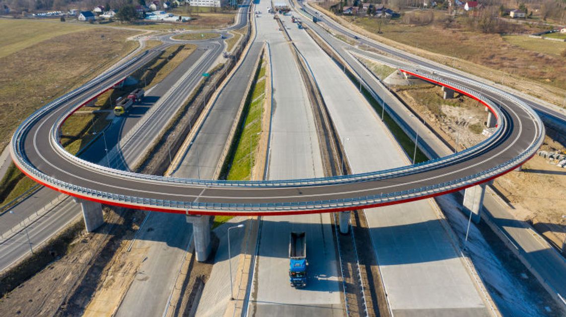 S17 w budowie. Aktualny stan prac na pięciu odcinkach drogi ekspresowej [zdjęcia]