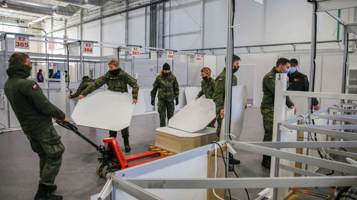 Są już łóżka. Coraz bliżej uruchomienia "ostatniej linii obrony" w Lublinie Są już łóżka. Coraz bliżej uruchomienia "ostatniej linii obrony" w Lublinie