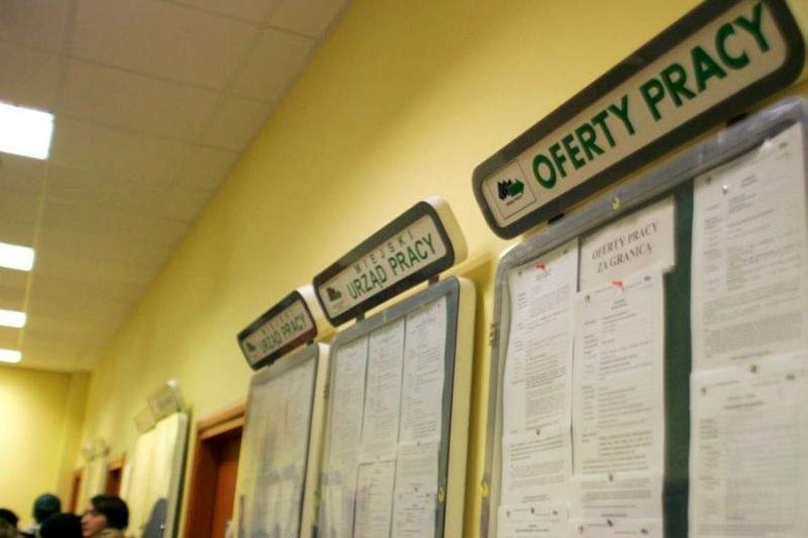 Są pieniądze na bony i dotacje dla młodych bez pracy