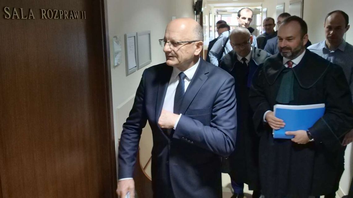 Sąd odroczył ogłoszenie wyroku ws. wygaśnięcia mandatu prezydenta Żuka [zdjęcia]