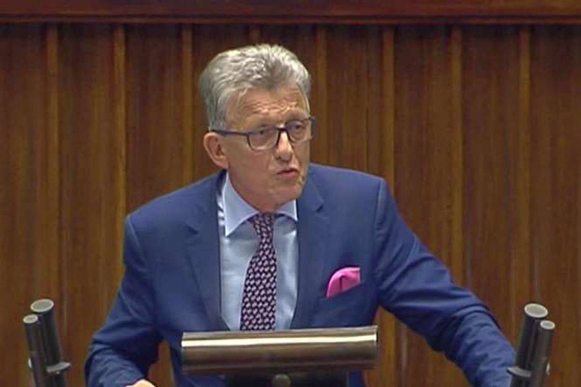 "Sądy są upolitycznione jak nigdy dotąd". Sejm zmienił ustawy o KRS i ws. ustroju sądów "Sądy są upolitycznione jak nigdy dotąd". Sejm zmienił ustawy o KRS i ws. ustroju sądów