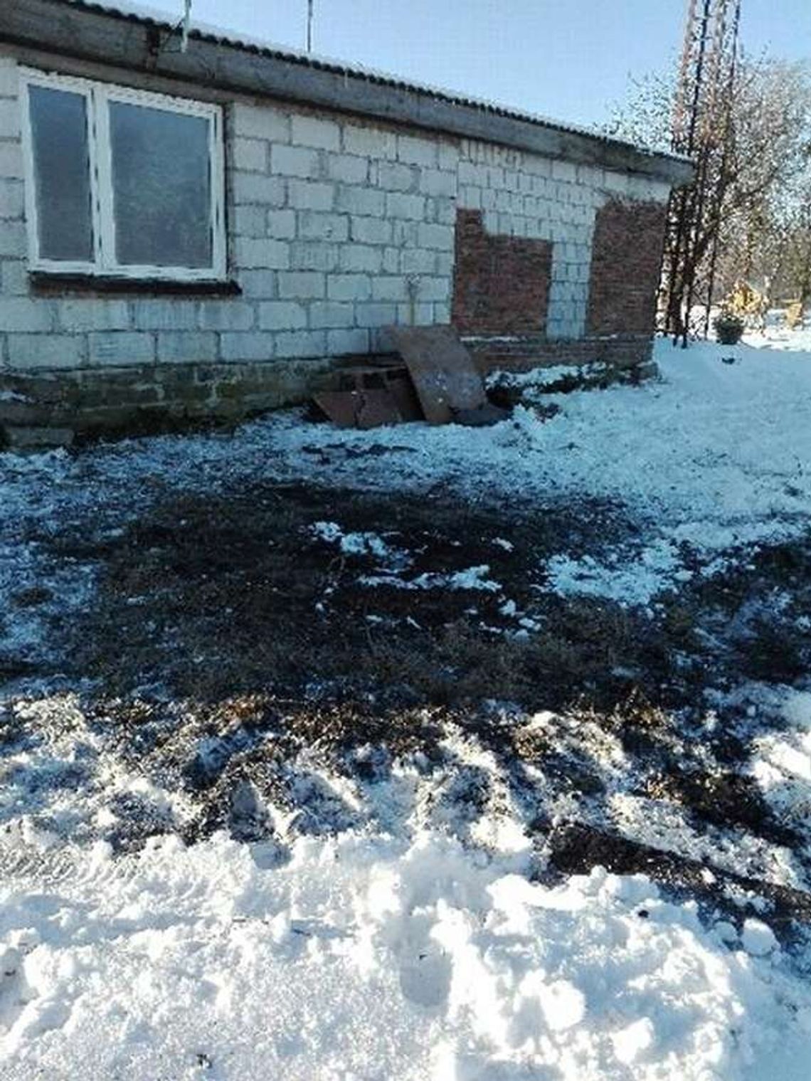 Sahryń: Tragedia przy ognisku. 22-latek wrzucił niewybuch do ognia, nie żyje