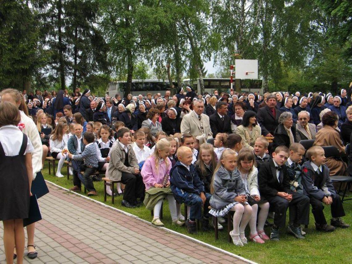 Sahryń: Uczcili pamięć siostry Longiny i 7 sierot zabitych przez UPA