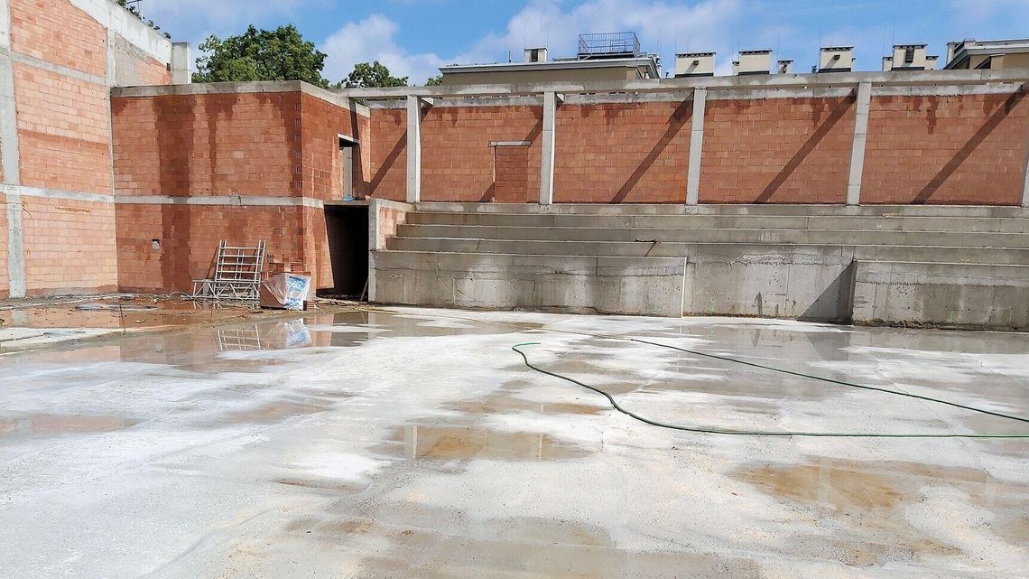 Sala gimnastyczna przy I LO w Lublinie zaraz będzie mieć dach