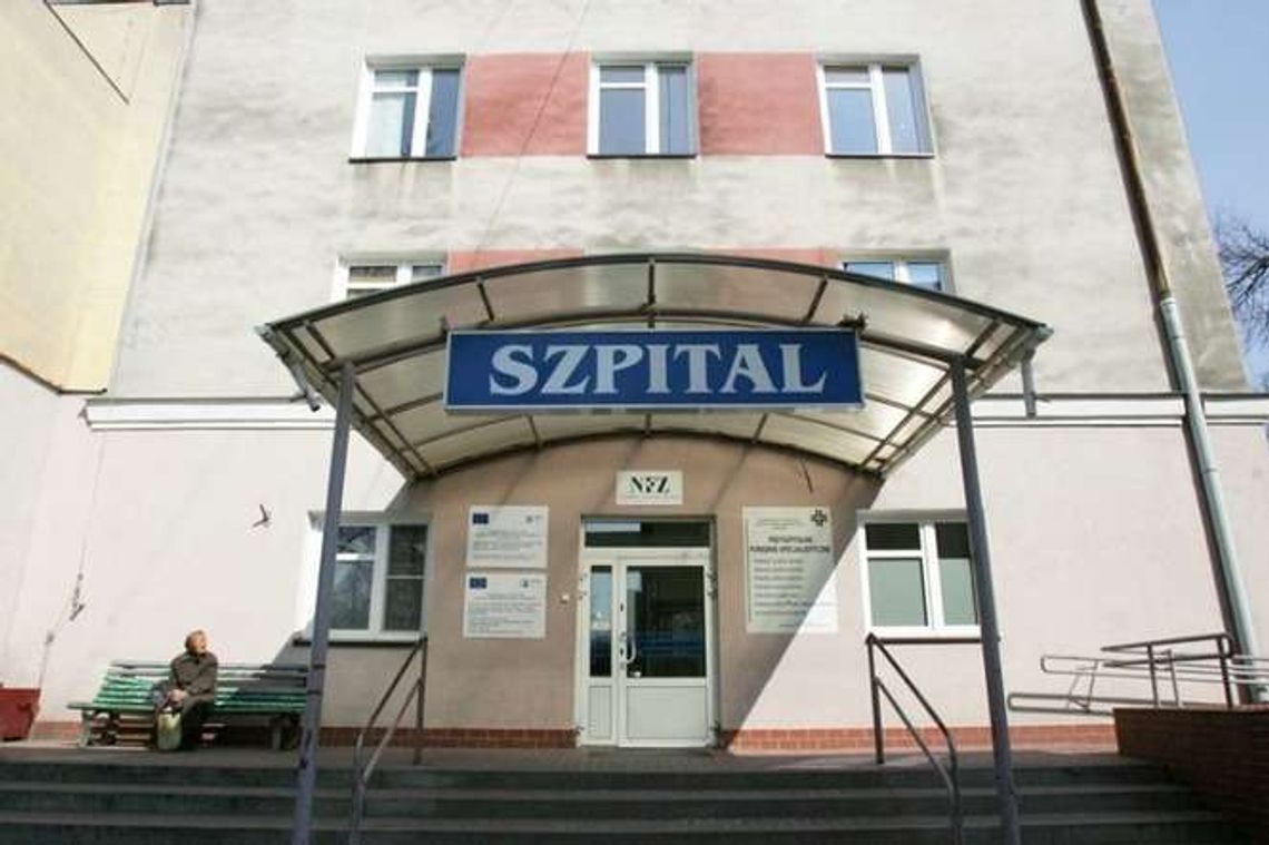 Salowe zarabiają 8,30 zł brutto za godzinę. Razem chce odwołania dyrektora szpitala Salowe zarabiają 8,30 zł brutto za godzinę. Razem chce odwołania dyrektora szpitala