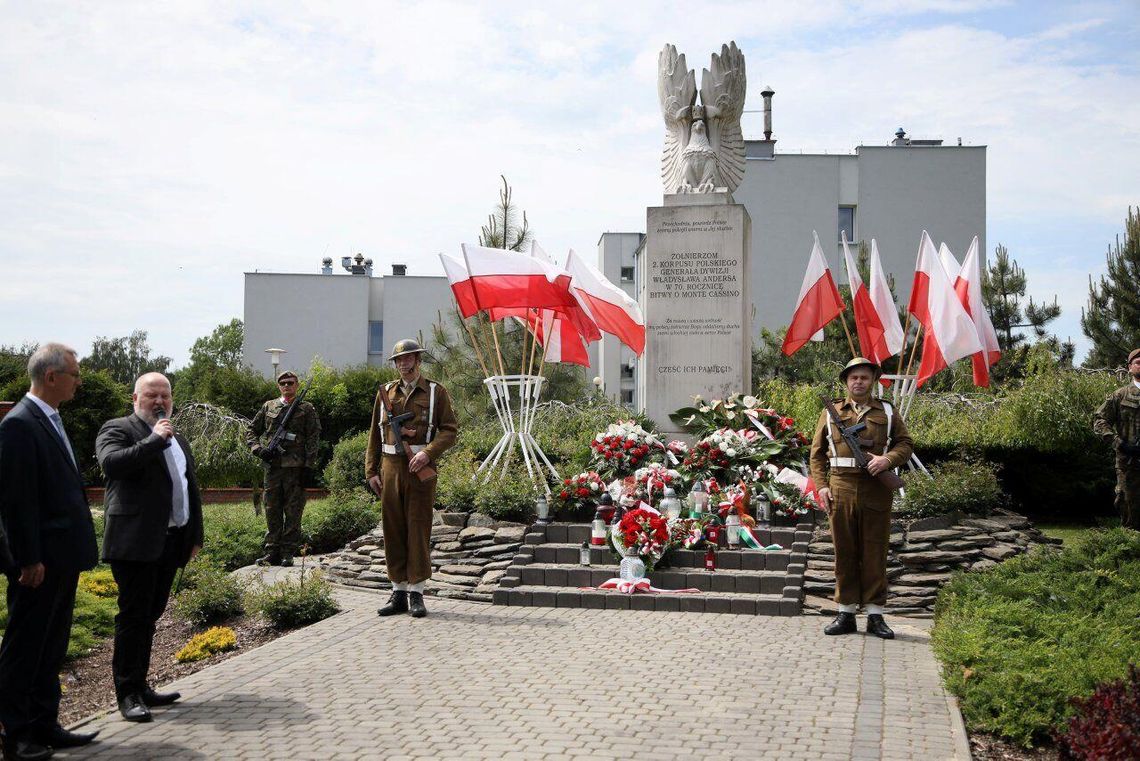 Salut Artyleryjski w 80. rocznicę zdobycia Monte Cassino Salut Artyleryjski w 80. rocznicę zdobycia Monte Cassino