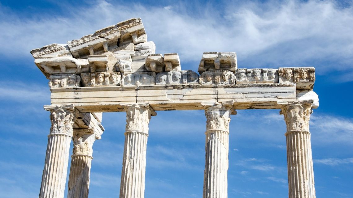 Salve Magistra Nostra! Lekcje łaciny i kultury antycznej wracają do szkół średnich Salve Magistra Nostra! Lekcje łaciny i kultury antycznej wracają do szkół średnich