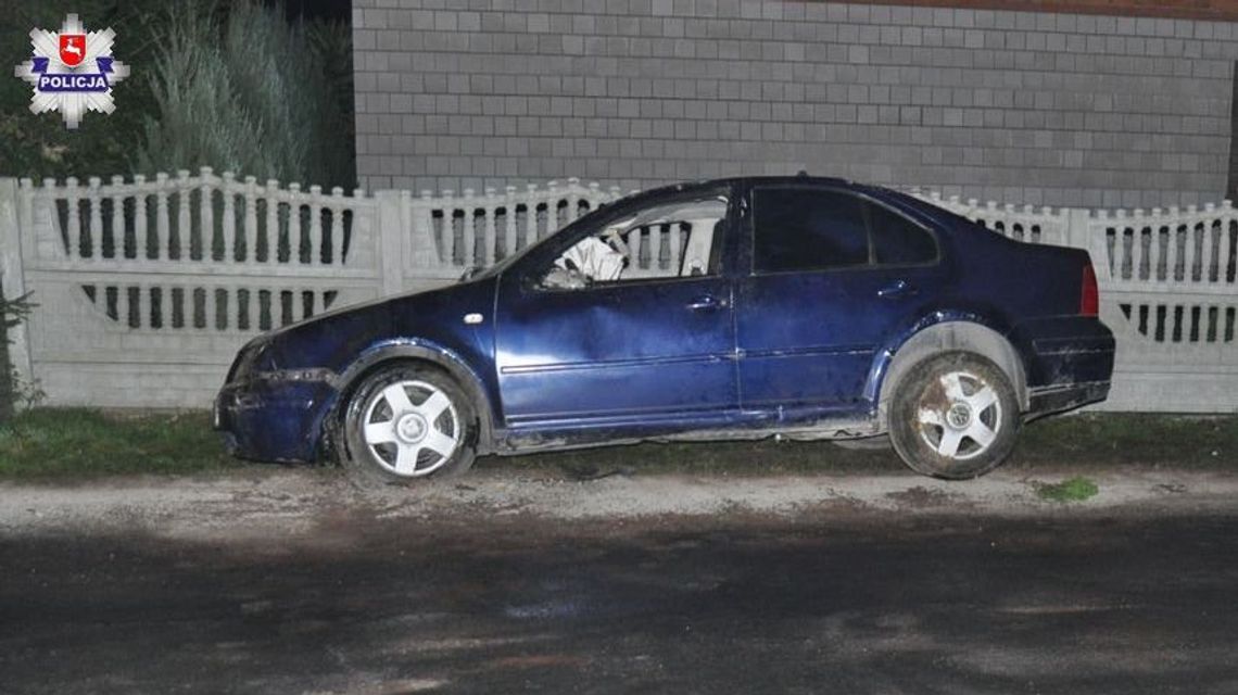 Samochód dachował, kierowca uwięziony w aucie. Był pijany