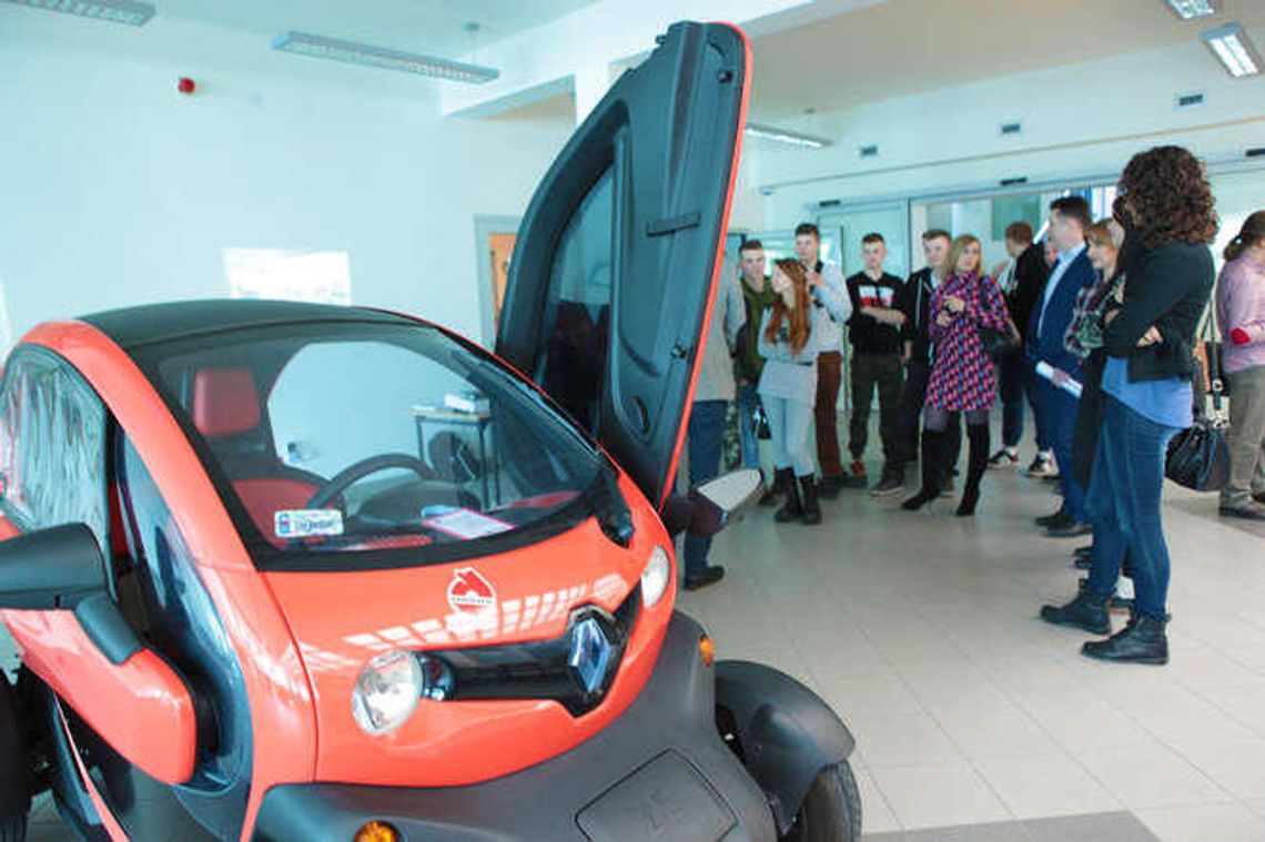 Samochód elektryczny i inne atrakcje na dniach otwartych WSEI w Lublinie