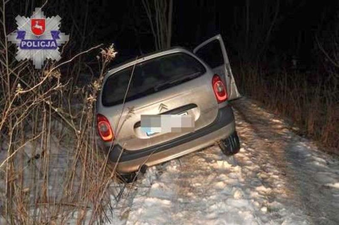 Samochód na poboczu, w środku dwóch pijanych mężczyzn. Dziwne zachowanie kierowcy