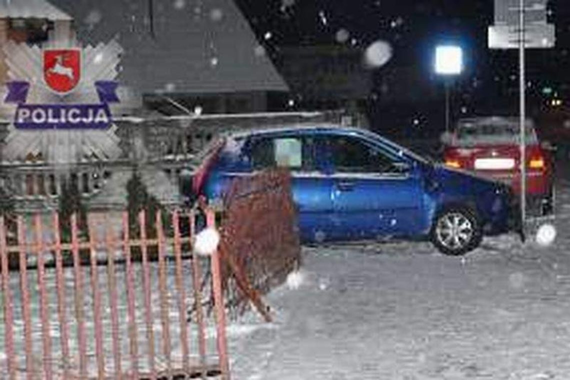 Samochód wjechał w pieszych stojących przy drodze