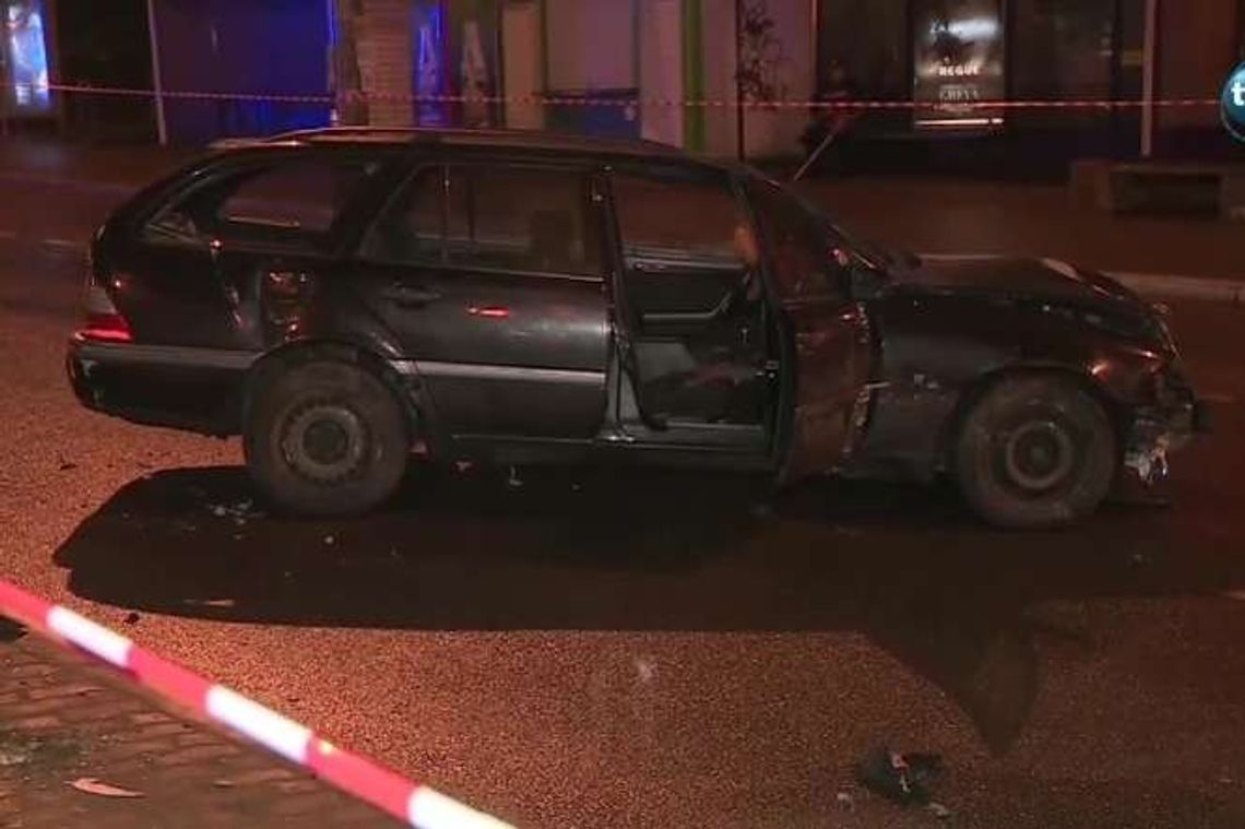 Samochód wjechał w przystanek. Pięć osób zostało rannych