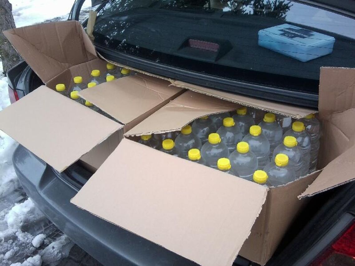 Samochód wypełniony spirytusem. W aucie matka z synem