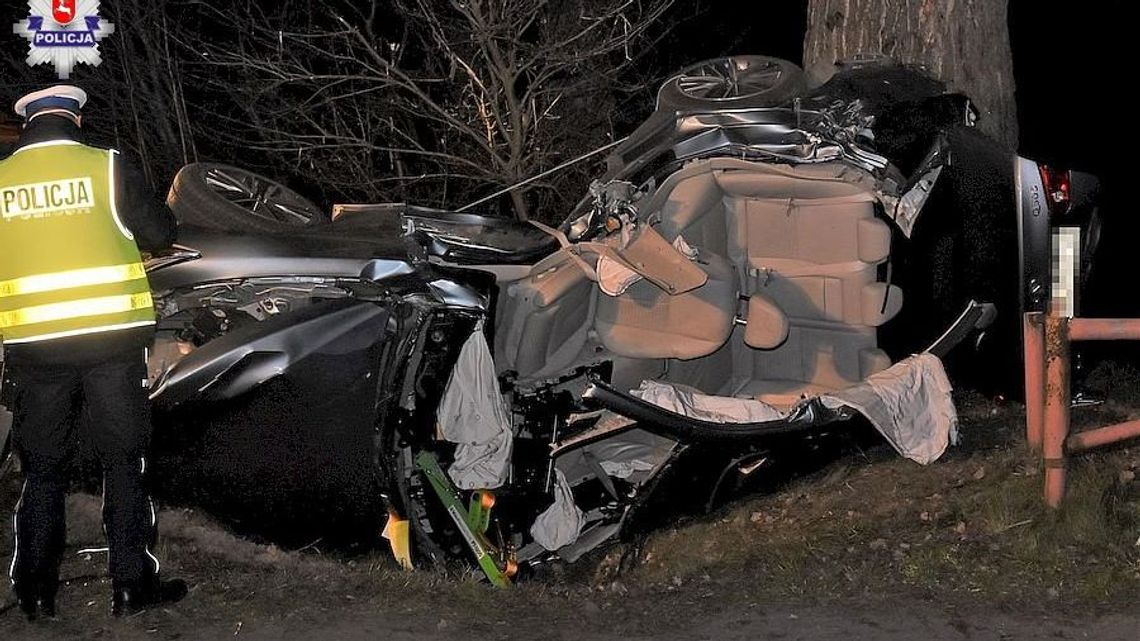 Samochód zjechał z drogi i uderzył w drzewo. 25-letni kierowca zginął na miejscu