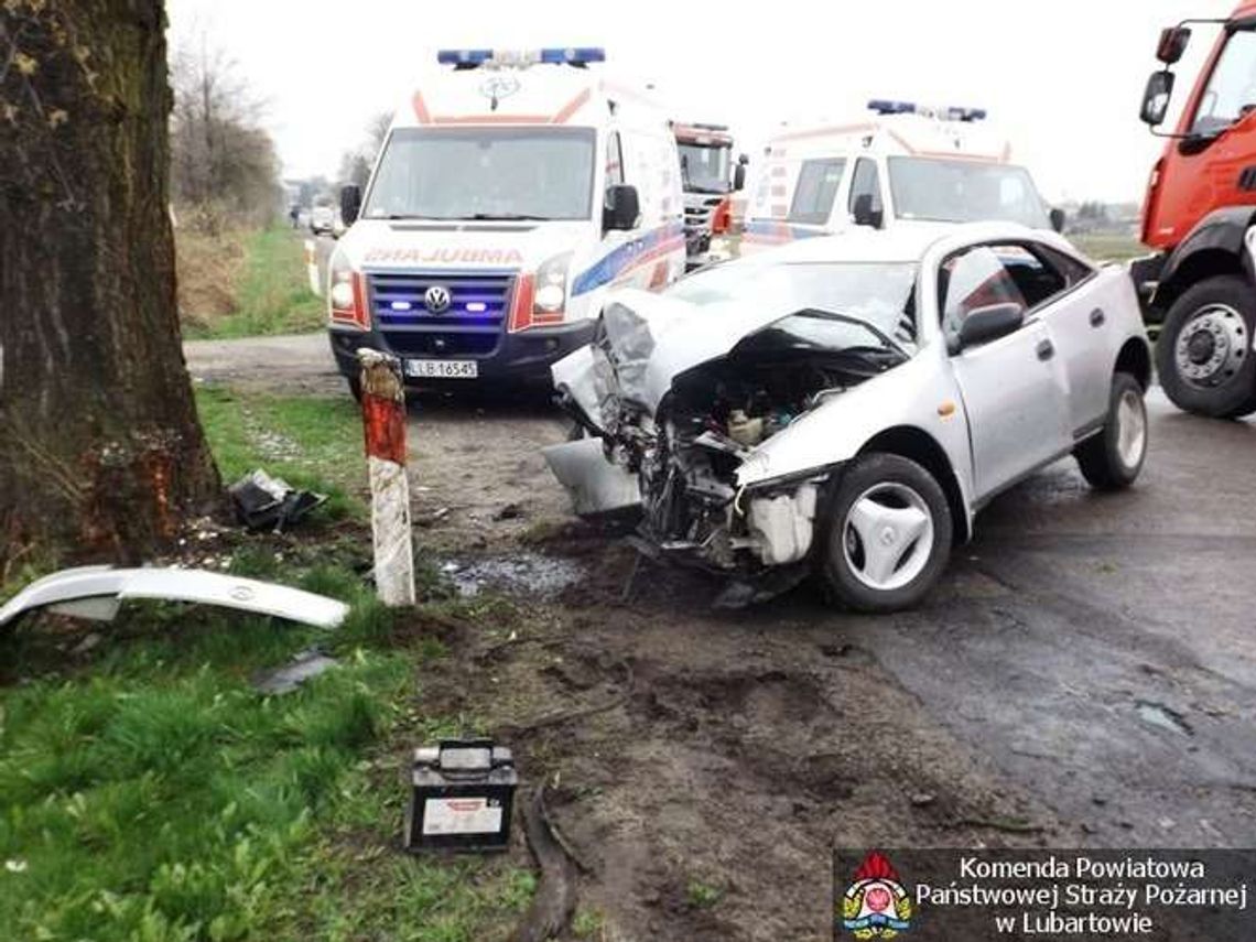 Samochodem w drzewo. Wypadek koło Lubartowa