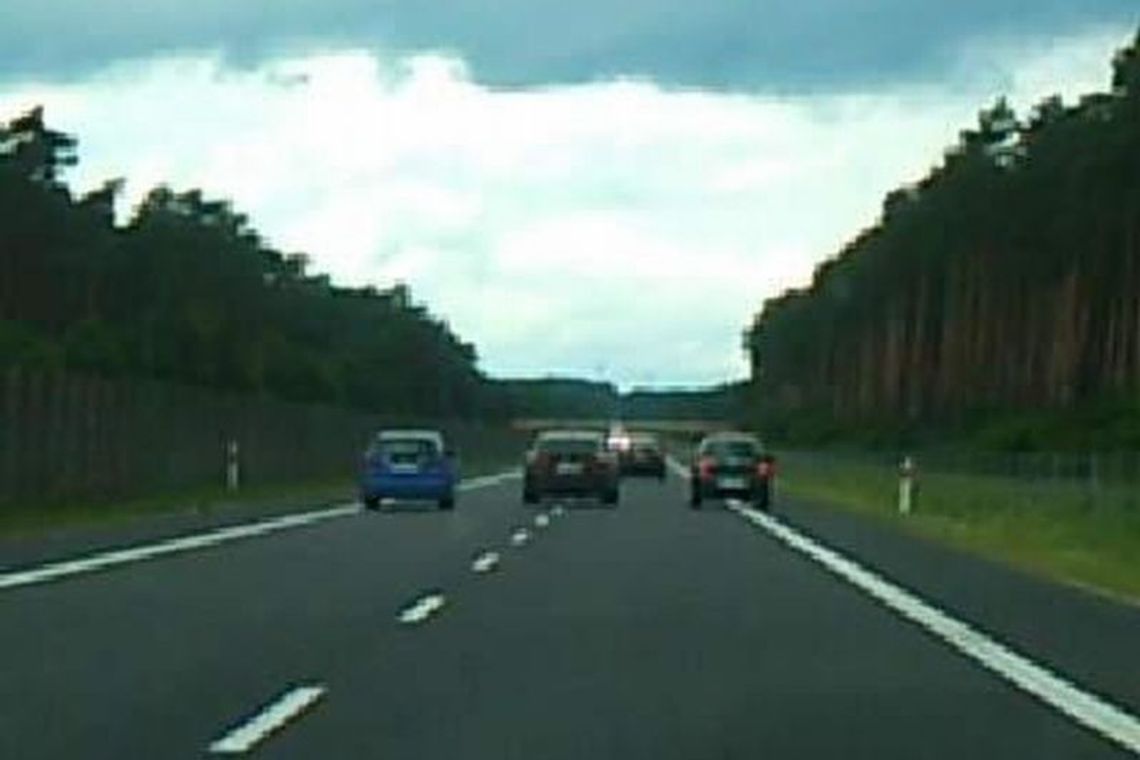 Samochodowe wyczyny na krajowej ,,trójce” pod Zieloną Górą (wideo)