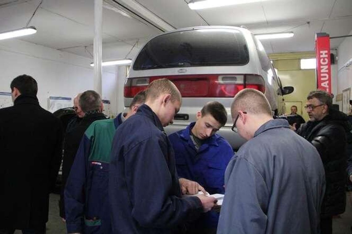 Samochody przemytników trafiły do szkoły