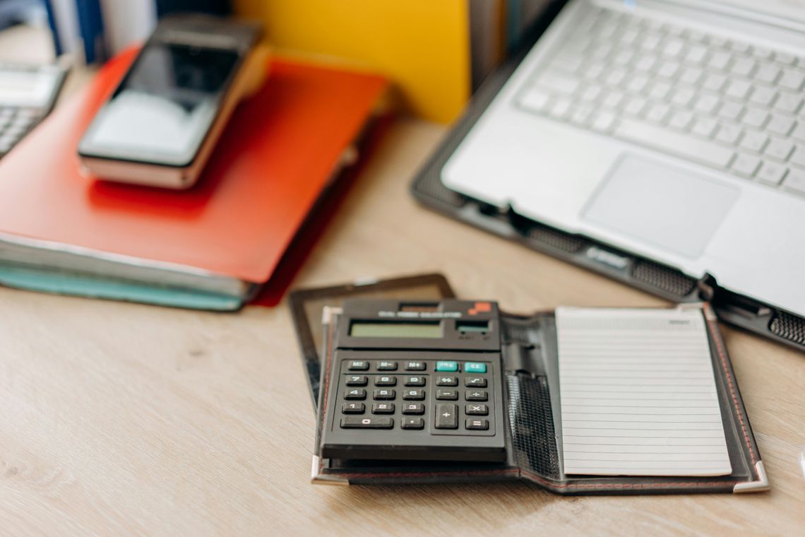 Samodzielna księgowość dla freelancerów i B2B – od czego zacząć?